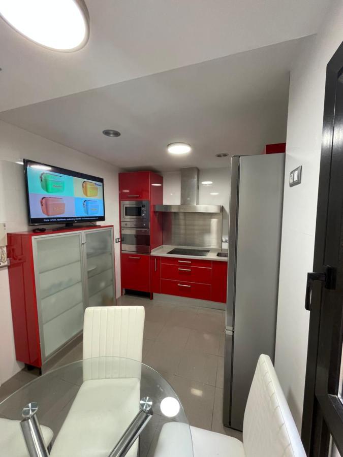 Moderno Apartamento Con Plaza De Garaje En Pleno Centro De Almería Exterior photo