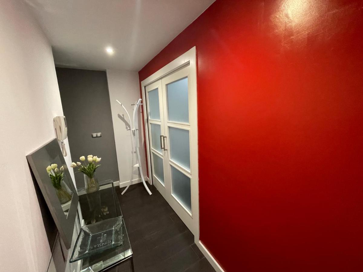 Moderno Apartamento Con Plaza De Garaje En Pleno Centro De Almería Exterior photo
