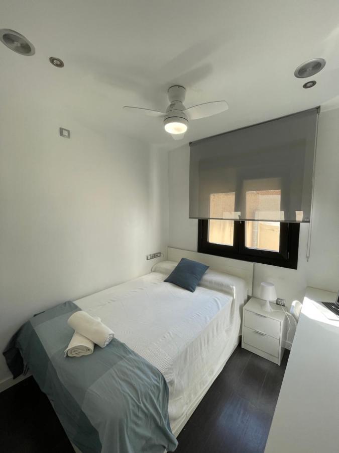 Moderno Apartamento Con Plaza De Garaje En Pleno Centro De Almería Exterior photo