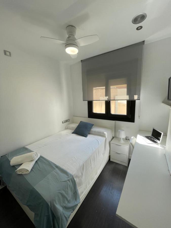 Moderno Apartamento Con Plaza De Garaje En Pleno Centro De Almería Exterior photo